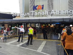 Cerita Warga ke Tanah Abang Lebih Pagi Siasati KRL Tak Setop Sore Nanti