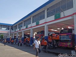 Mudik Dilarang, Armada Bus di Terminal Bungurasih Menyusut Hingga 500 Unit