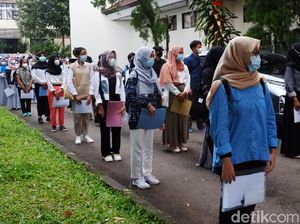 Potret UTBK SBMPTN dengan Prokes Ketat di UPI Bandung Potret UTBK SBMPTN dengan Prokes Ketat di UPI Bandung