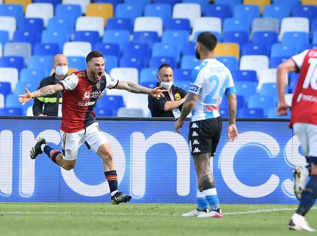 Napoli Vs Cagliari: Tertahan 1-1, Il Partenopei Gagal Gusur Milan Napoli Vs Cagliari: Tertahan 1-1, Il Partenopei Gagal Gusur Milan