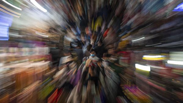 Aduh! di Tengah Pandemi, Pasar Tanah Abang Penuh Sesak