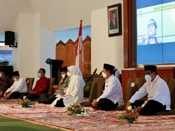 Bupati Banyuwangi Donasikan THR untuk Warga Kurang Mampu di Pedesaan