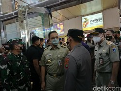 Momen Anies-Kapolda-Pangdam Tinjau Pasar Tanah Abang