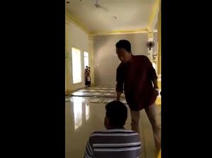 Ini Sosok Remaja Masjid Bekasi yang Tarik Paksa Masker Jemaah Ini Sosok Remaja Masjid Bekasi yang Tarik Paksa Masker Jemaah