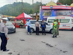 Jelang Mudik Dilarang, Plat AD-AE Dominasi Perbatasan Jatim-Jateng Cemoro Sewu