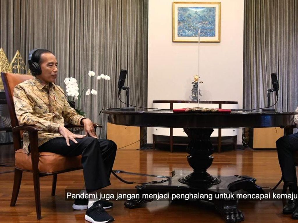 Jokowi Tanya Soal Belajar Online, Apa Jawab Nadiem? Jokowi Tanya Soal Belajar Online, Apa Jawab Nadiem?
