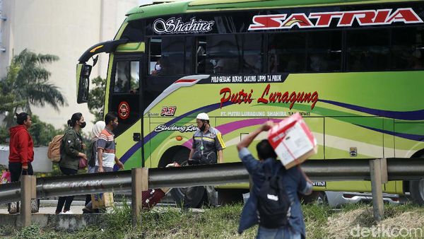 Potret Terminal Pulo Gebang pada H-10 Idul Fitri