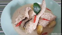 Resep Opor Ayam Putih Spesial yang Kental dan Bumbunya Meresap