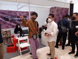 Wagub DKI Berburu Sepatu Lokal Rp 250 Ribu: Murah, Makan di Mal Nggak Dapat