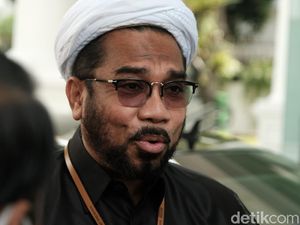 Fadli Zon Sindir Jokowi, Ngabalin Singgung Bintang Mahaputera Fadli Zon Sindir Jokowi, Ngabalin Singgung Bintang Mahaputera