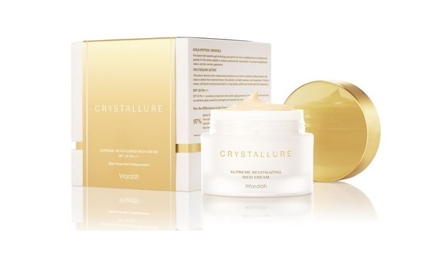 Wardah Crystallure Supreme Activating Overnight Cream membantu mencerahkan wajah malam hari/shopee.co.id