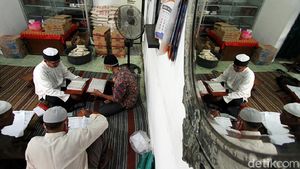 Ada Kursus Belajar Baca Al Quran Gratis Bagi Tukang Becak di Solo