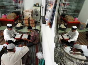 Ada Kursus Belajar Baca Al Quran Gratis Bagi Tukang Becak di Solo