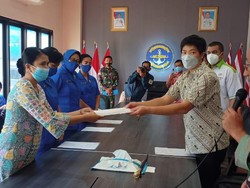 53 Ahli Waris Crew KRI Nanggala 402 Terima Santunan dari Sido Muncul