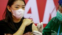 Antusias Pedagang Thamrin City Ikuti Vaksinasi COVID-19