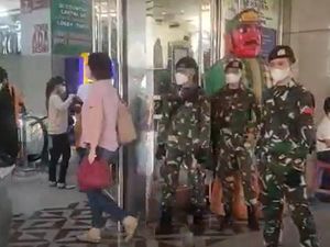 Aparat Berjaga, Pasar Tanah Abang Tak Seramai Kemarin