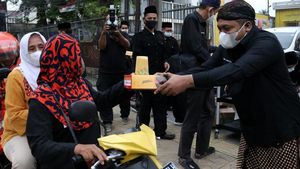 Berbagi Takjil untuk Sesama di Bulan Ramadhan