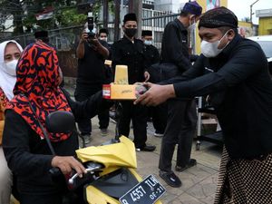 Berbagi Takjil untuk Sesama di Bulan Ramadhan Berbagi Takjil untuk Sesama di Bulan Ramadhan