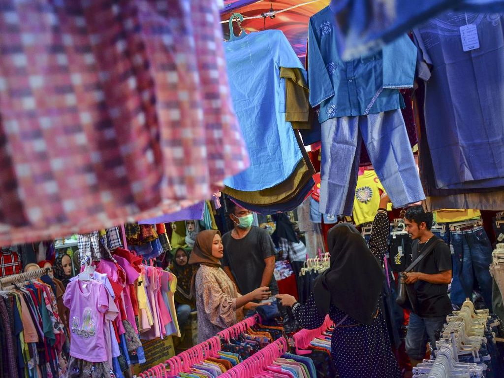 Jelang Lebaran, Warga Solo Barter Pakaian di Komunitas Joli Jolan Jelang Lebaran, Warga Solo Barter Pakaian di Komunitas Joli Jolan