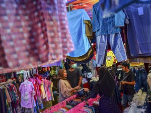Jelang Lebaran, Warga Solo Barter Pakaian di Komunitas Joli Jolan Jelang Lebaran, Warga Solo Barter Pakaian di Komunitas Joli Jolan