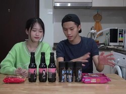 YouTuber Ini Coba Pepsi Blackpink hingga Oreo Lady Gaga, Gimana Rasanya?