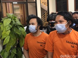 Polisi Sita Sebutir Prohiper dari Tangan Vokalis Deadsquad