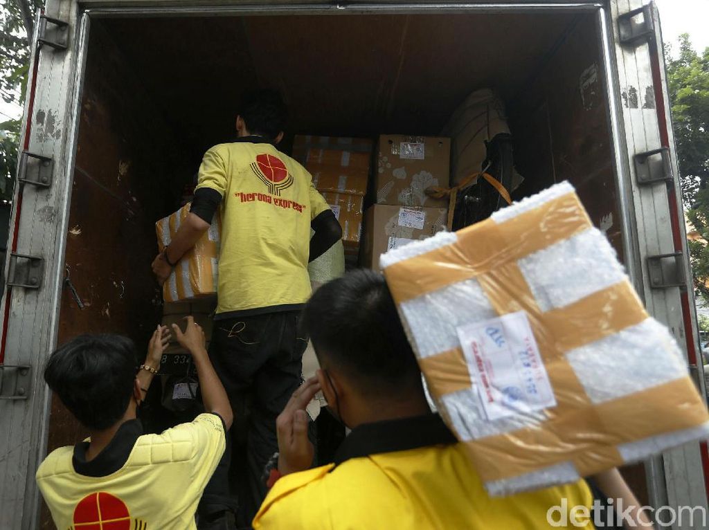 Tarif Ekspedisi di Makassar Dinaikkan 30% Imbas Harga BBM Naik Tarif Ekspedisi di Makassar Dinaikkan 30% Imbas Harga BBM Naik