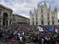 Rayakan Scudetto, Fan Inter Tumpah Ruah di Pusat Kota Milan