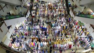 Foto: Thamrin City yang Ramai Dikunjungi Warga Jelang Lebaran
