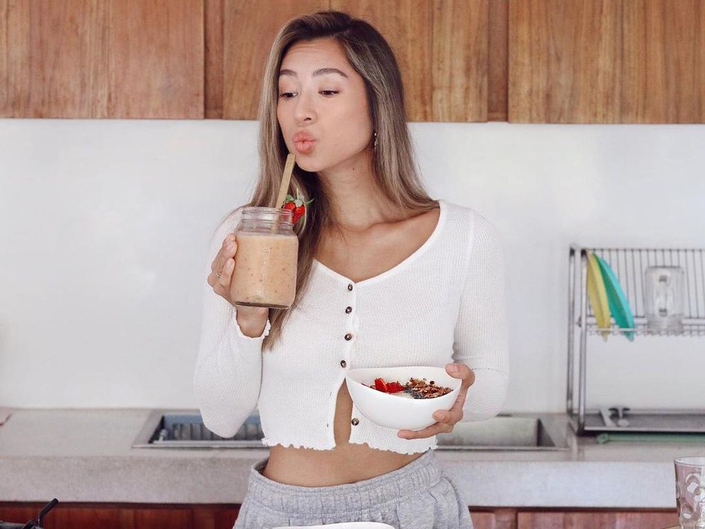 Jennifer Bachdim Hobi Makan Sehat, Doyan Smoothies dan Air Kelapa Muda Jennifer Bachdim Hobi Makan Sehat, Doyan Smoothies dan Air Kelapa Muda