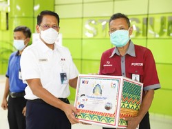 KAI Beri Bantuan Sembako Senilai Rp 328 Juta ke 1.313 Porter Stasiun