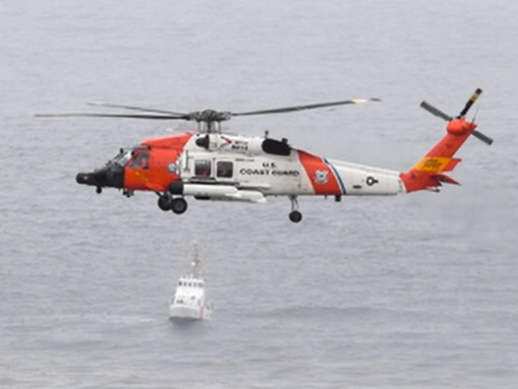 Kapal Berisi Puluhan Orang Terbalik di Pantai California, 3 Tewas Kapal Berisi Puluhan Orang Terbalik di Pantai California, 3 Tewas