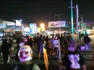 Gegara Lahan Parkir, Kelompok Pemuda di Kendari Bentrok!