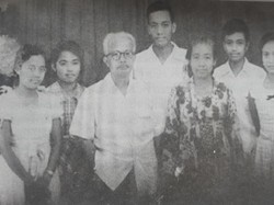 Sang Menteri Bersarung yang Bersahaja