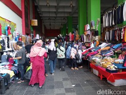 Tak Bisa Mudik Lebaran Jadi Dalih Pengunjung Belanja di Tanah Abang