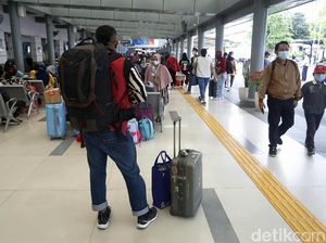 7.500 Penumpang Berangkat dari Stasiun Senen Hari Ini