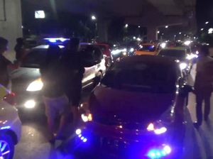 Polisi Bubarkan Konvoi Mobil Sahur on The Road di Makassar