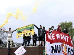 Digerebek Polisi, 10 Fans Man United Ditangkap Subuh