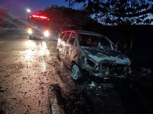 Mobil Pemudik Asal Demak Terbakar di Sidoarjo