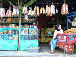 Suara Pilu Pedagang Oleh-oleh Bandung di Tengah Larangan Mudik