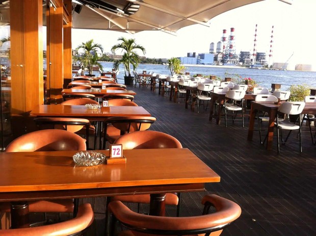 Jetski Cafe sangat cocok untuk menjadi tempat berbuka puasa yang romantis bersama dengan pasangan.