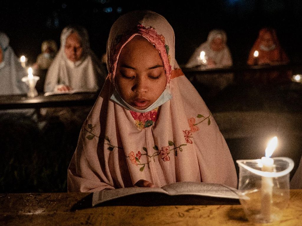 Tadarus Al Quran Artinya Mengaji Bersama, Ini Keutamaannya Tadarus Al Quran Artinya Mengaji Bersama, Ini Keutamaannya