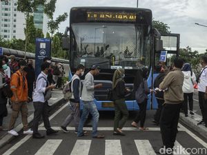Aturan Lengkap Kapasitas Transportasi Umum Jakarta Selama PPKM Darurat