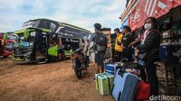 Terminal Bayangan di Tangerang Ramai Pemudik Sebelum Mudik Dilarang