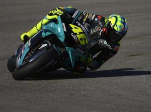 Lakukan Pembenahan, Rossi Ungkap Motornya Sedikit Lebih Kuat Lakukan Pembenahan, Rossi Ungkap Motornya Sedikit Lebih Kuat