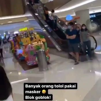 viral pria mengumpas pengunjung mal pakai masker