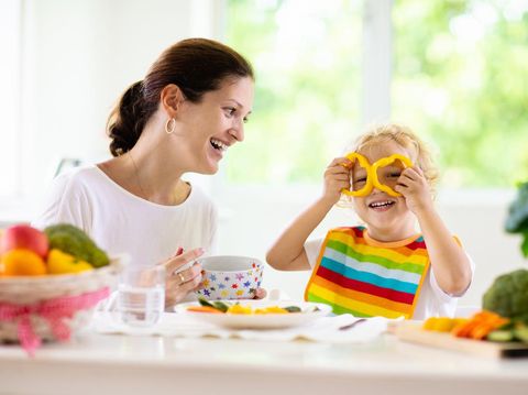 Anak makan