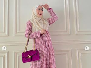 Ustaz Solmed Ngutang Rp 200 Ribu ke April Jasmine, Ini Gaya Mewah Sang Istri Ustaz Solmed Ngutang Rp 200 Ribu ke April Jasmine, Ini Gaya Mewah Sang Istri