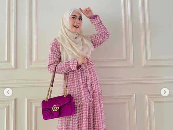 Ustaz Solmed Ngutang Rp 200 Ribu ke April Jasmine, Ini Gaya Mewah Sang Istri