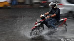 Bandung Diguyur Hujan Deras hingga Tergenang